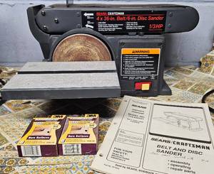 lot 34 image: Craftsman Belt and Disc Sander Model 113.226431