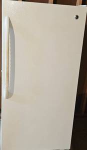 lot 39 image: GE 13.7 Cu. Ft Upright Freezer Model FUF14SURWW