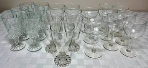 lot 88 image: Vintage Clear Glasses Collection, Hazel Atlas, Anchor Hocking and more