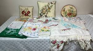 lot 91 image: Vintage Embroidered Linens, Tablecloths, Table Runners, Pillows and Bedspread