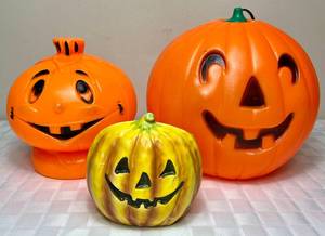 lot 112 image: 2 Vintage Pumpkin Blow Molds and Ceramic Pumpkin Relpo 2145