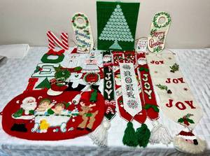 lot 114 image: Vintage Crafty Christmas