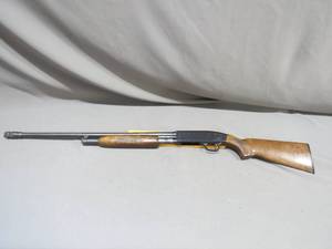 lot 10 image: Mossberg 20GA Pump Shotgun with C-Lect Choke - Model 600CT