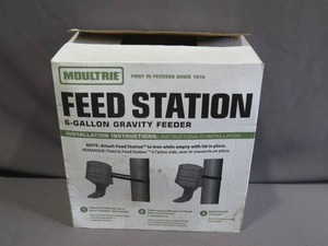 lot 82 image: Moultrie 6 Gallon Gravity Feed Station - New