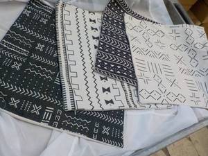 4 Pillowcases 17 square...