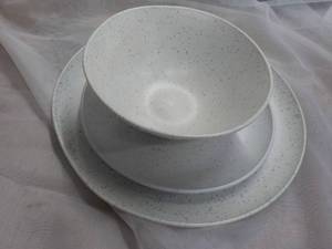 Mainstays Dinnerware Set- 4 dinner plates, 4 salad plates and 4 bowls