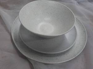 Mainstays Dinnerware Set- 4 dinner plates, 4 salad plates and 4 bowls