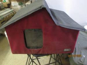 lot 18 image: cat house electric warmer not working