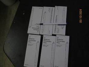 lot 36 image: 6 packages of 12 ballpoint retractable pens