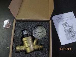 lot 155 image: new water preassure regulator with side cleaning filter