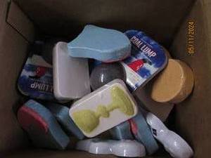 lot 187 image: 47 bath bombs...