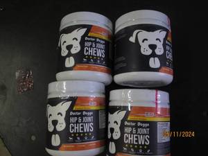 lot 195 image: 4 bottles of doctor doggo hip and joint chews for dogs
