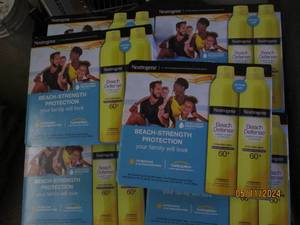 lot 207 image: 6 packages of 2 neutrogena beach defennse spf 60 suncreen