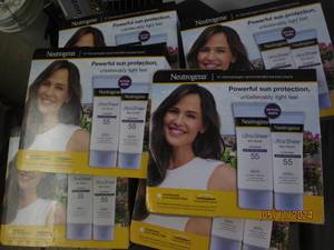 lot 222 image: 6 packages of 2 neutrogena ultra sheer dry touch sunscreen spf 55