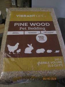 lot 89 image: 5.0 cuft pine wood pet bedding...