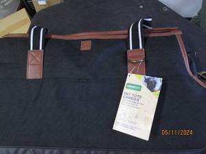 lot 124 image: pet tote carrier...