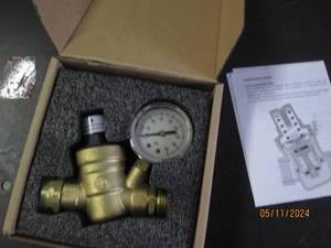 lot 149 image: new water preassure regulator with side cleaning filter
