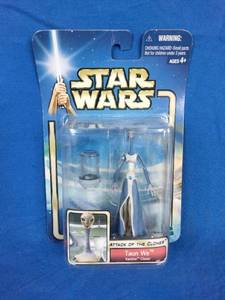 New Star Wars Attack of the Clones Collectible Taun We Kamino Cloner