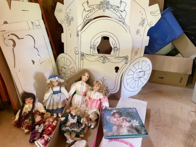 lot 281 image: Hey Princess  Vintage Doll Collection Along With Play Theater
