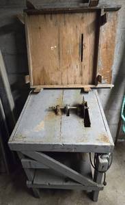 lot 70 image: Table Saw with Homemade Bench