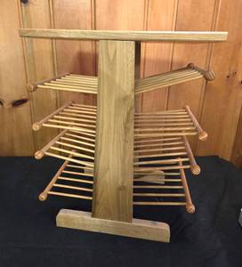 lot 87 image: Cool Looking Magazine Rack