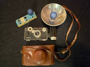lot 97 image: Vintage Argus Camera with Case
