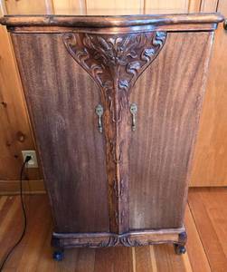 lot 75A image: Antique Bombay Style Front Liquor Cabinet