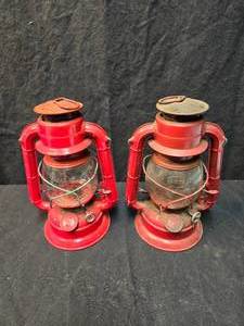 lot 150A image: Lanterns - 2 Dietz Comet Lanterns in Excellent Condition