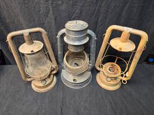 lot 382 image: 2 Rayo & 1 D-Light Lanterns that Need Parts