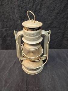 lot 228A image: German Feuerhand Nier Medium Lantern
