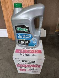 lot 433 image: Synthetic Motor Oil OW-20