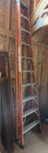 lot 13 image: Husky 10 FT Ladder