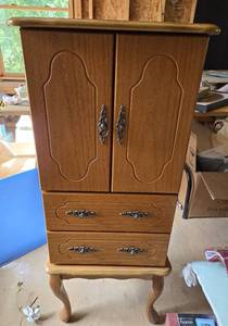 lot 250 image: Jewelry Cabinet Armoire