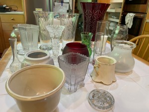 lot 264 image: Vase Collection