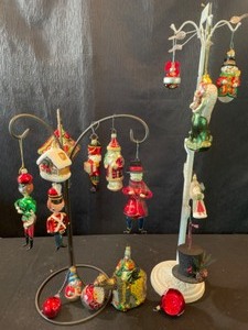 lot 301 image: Great Collection of Radke & Others Blown Ornaments