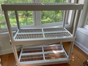 lot 332 image: Plastic Storage Shelf