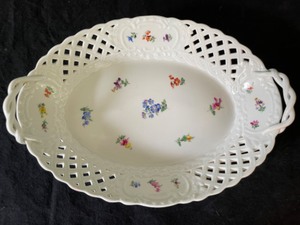 lot 15 image: Meissen Fine Floral Porcelain Bowl