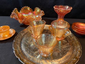 lot 219 image: Spendid Carnival Glass Collection