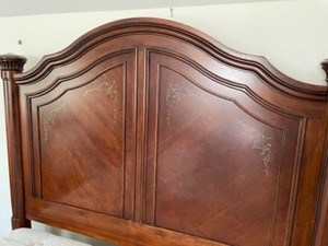 lot 181 image: Beautiful Wooden Queen Bed with Headboard & Footboard