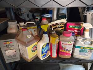 lot 468 image: Lawn & Garden Fertilizer & Chemicals