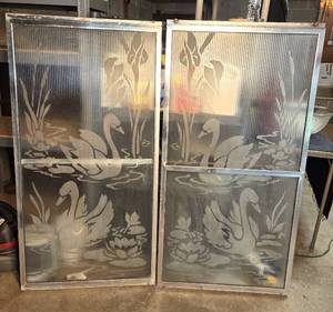 lot 56 image: Swan Design Vintage Shower Doors
