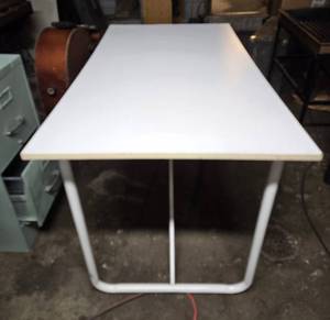lot 147 image: White Table