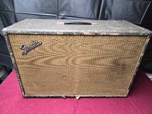 lot 166 image: Fender Speaker