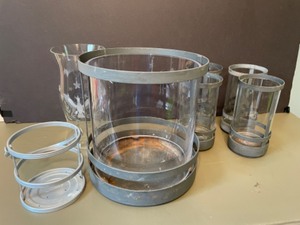 lot 367 image: Party Lite Lantern Collections