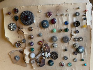 lot 263 image: Button Collection
