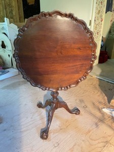 lot 414 image: Pie Crust Vintage Mahogany Table That Tilts For Storage