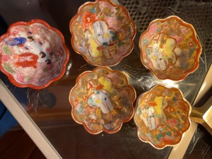 lot 416 image: Japanese Hand Painted Specialty Bowls