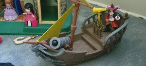 lot 51 image: Play Castle & Princesses Along With Captain Hook and Ship