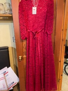 lot 331A image: Beautiful Evening Gown by Alex Marie Size 16 That Has Tags On