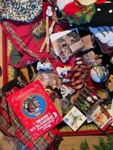 lot 399 image: Christmas Collection Galore